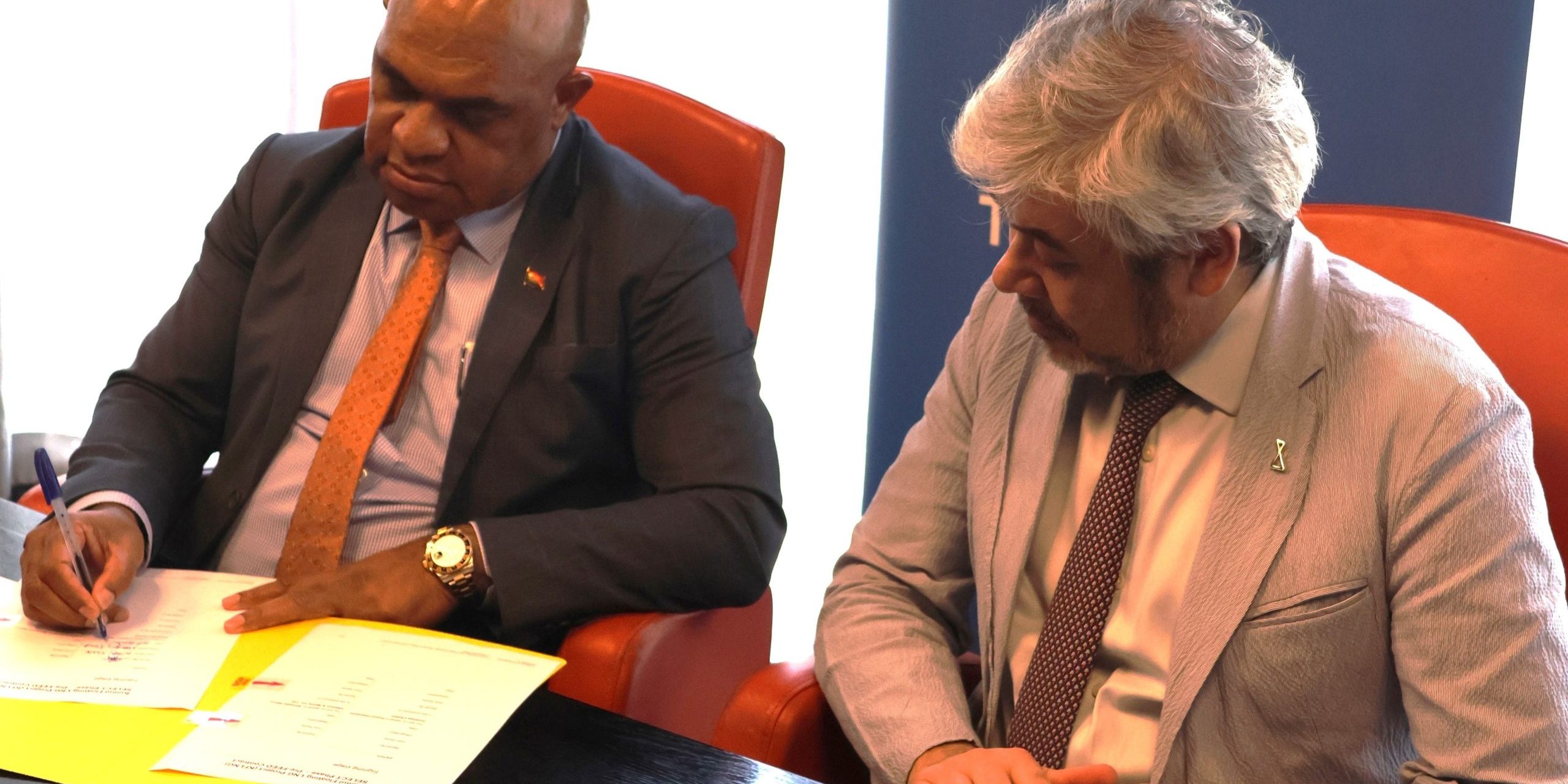 Wapu FLNG signing pic 3