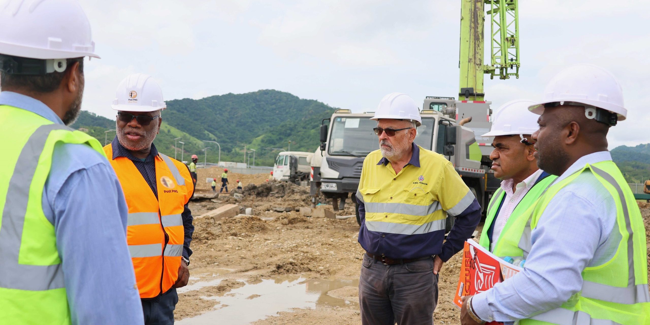 KCH MD visit to Motukea4 cropped